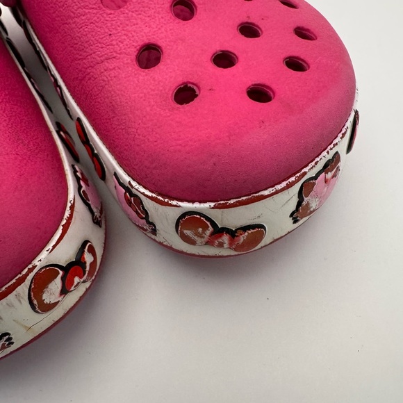 Crocs Children Size 9 PinkHello Kitty Crocs Slip on Clogs Fast Shipping - Picture 12 of 13